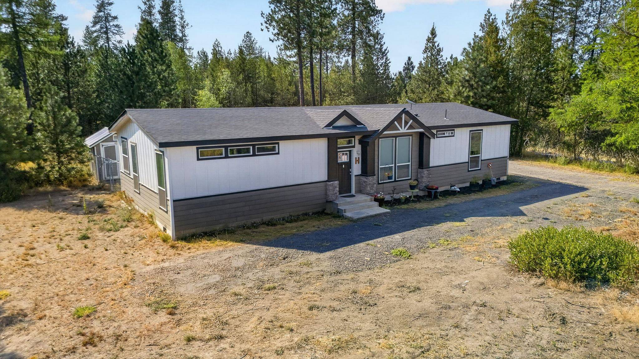 28995 N Hardesty Rd, Chattaroy, WA 99003