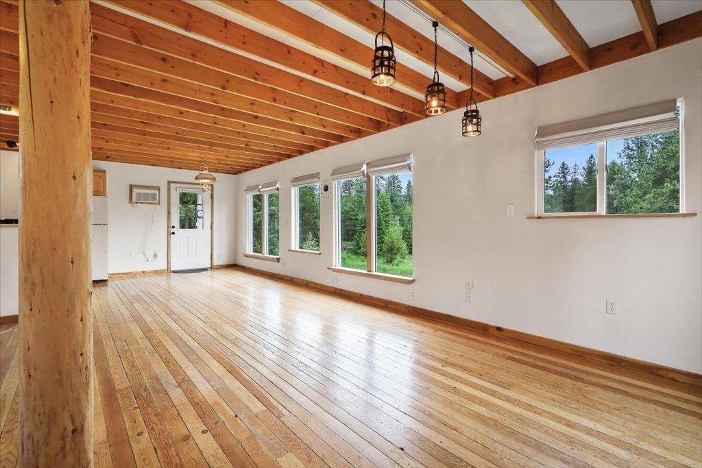1021 Harworth Rd, Newport, WA 99156
