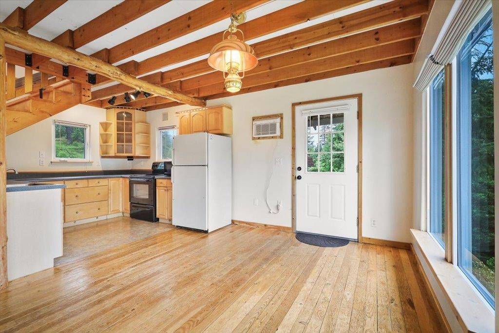 1021 Harworth Rd, Newport, WA 99156