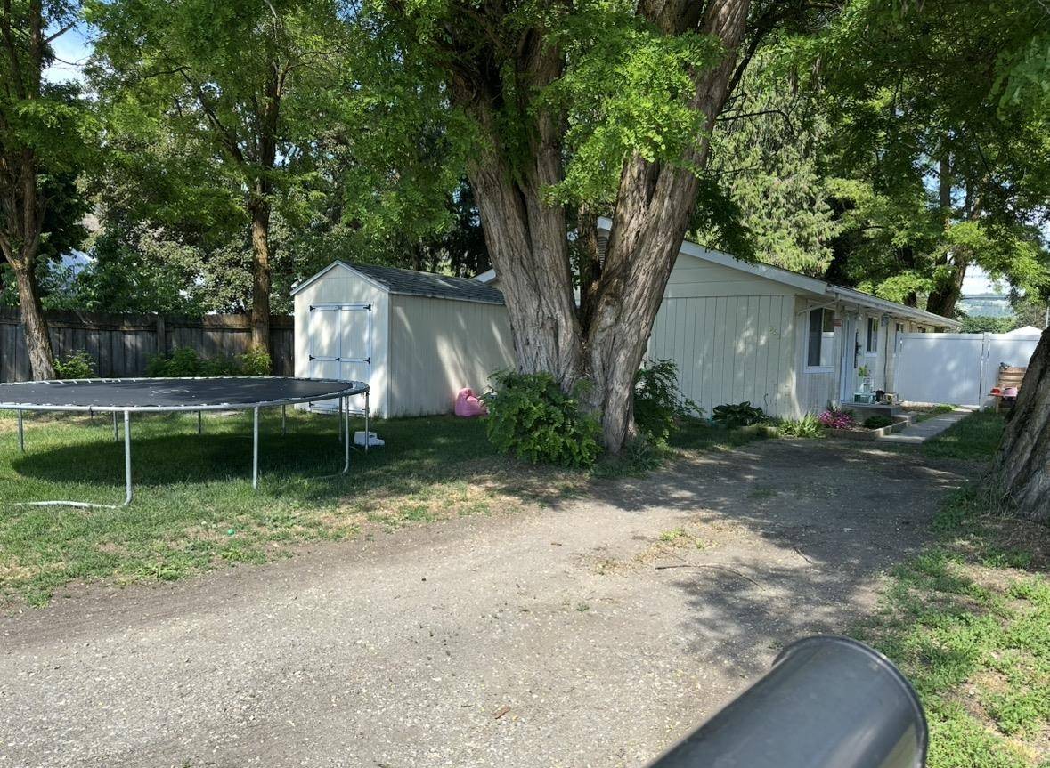 645 S Larch St, Kettle Falls, WA 99141