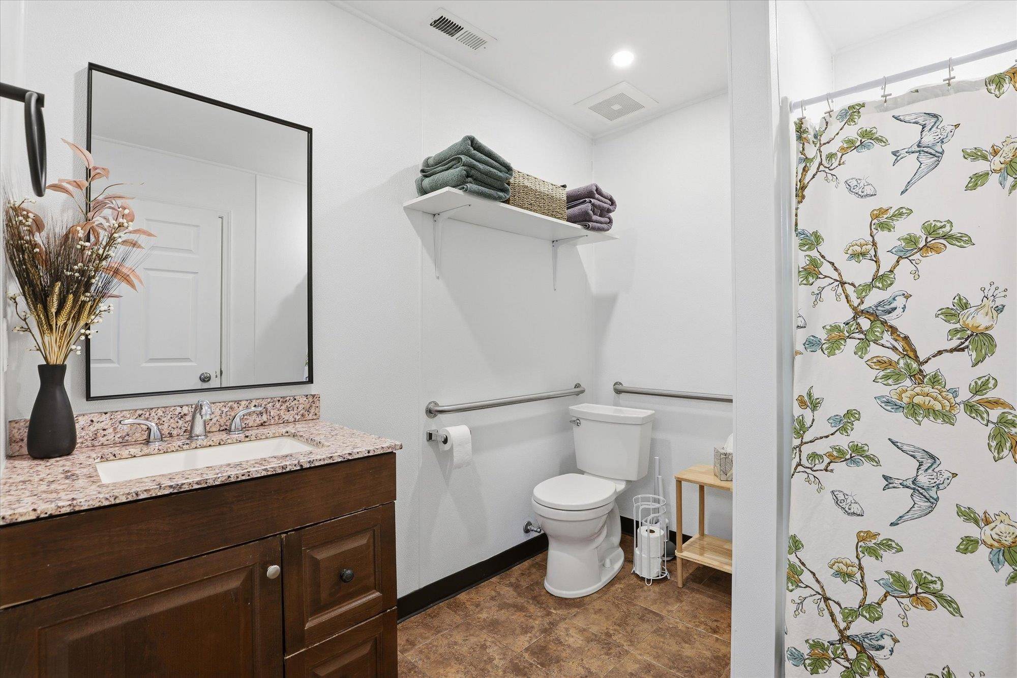 103 W 1st Ave, Deer Park, WA 99006