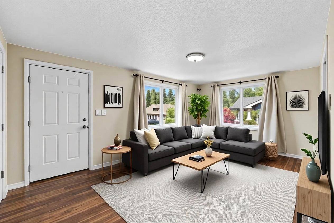 527 E 8th Ave, Spokane, WA 99202-1207