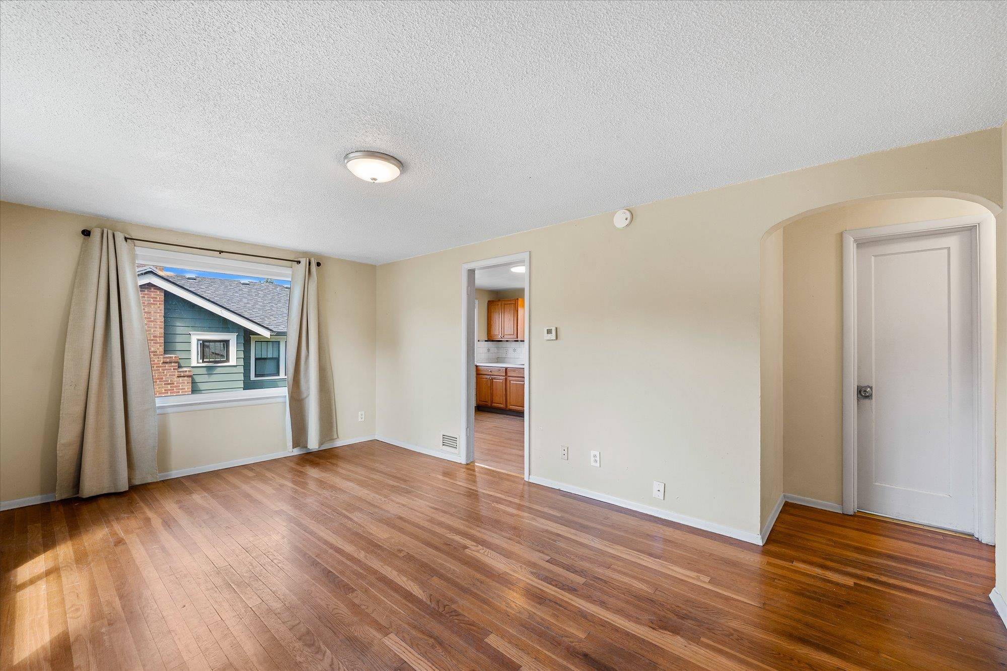 527 E 8th Ave, Spokane, WA 99202-1207