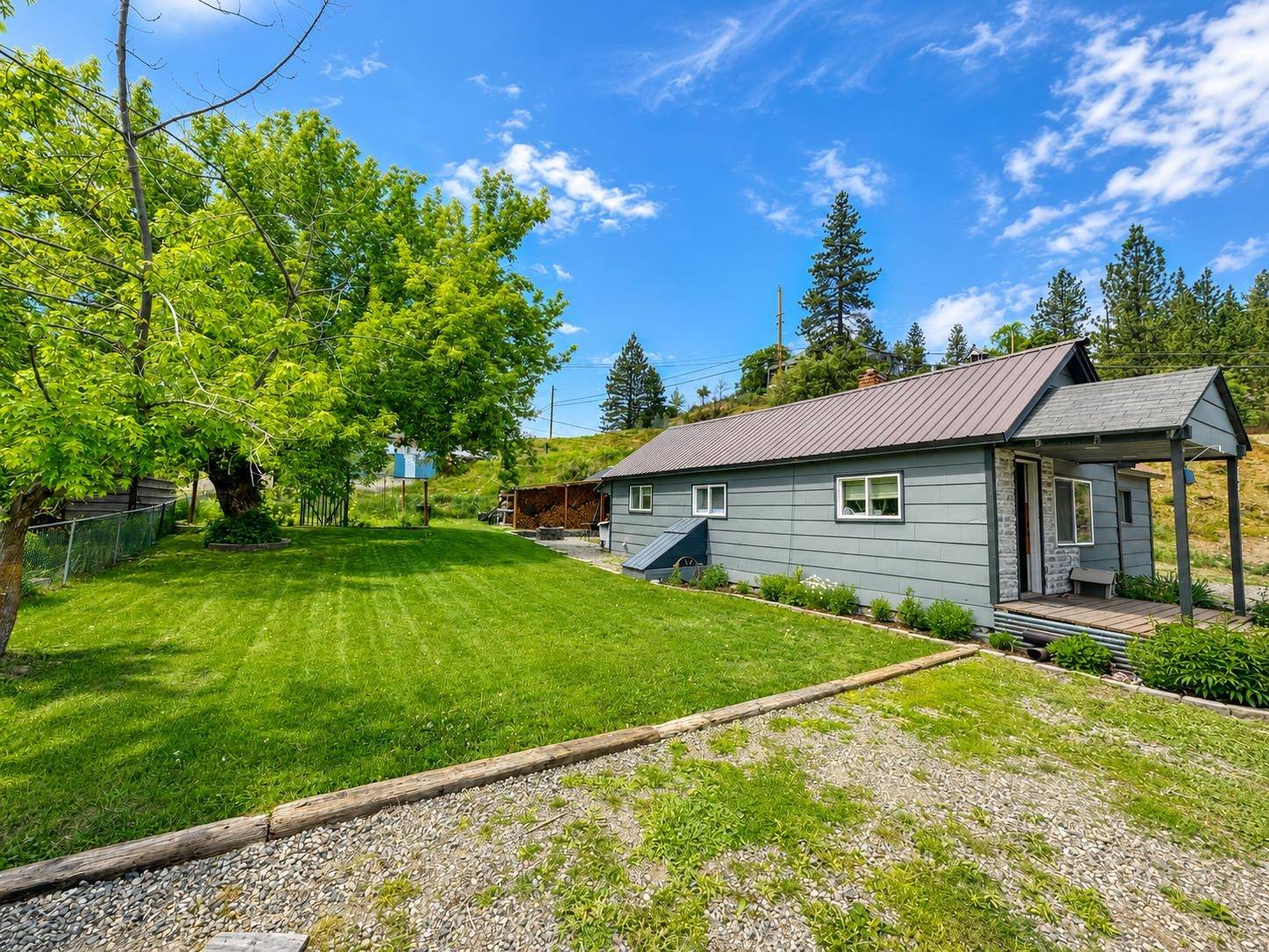 1021 S Adams St, Republic, WA 99166