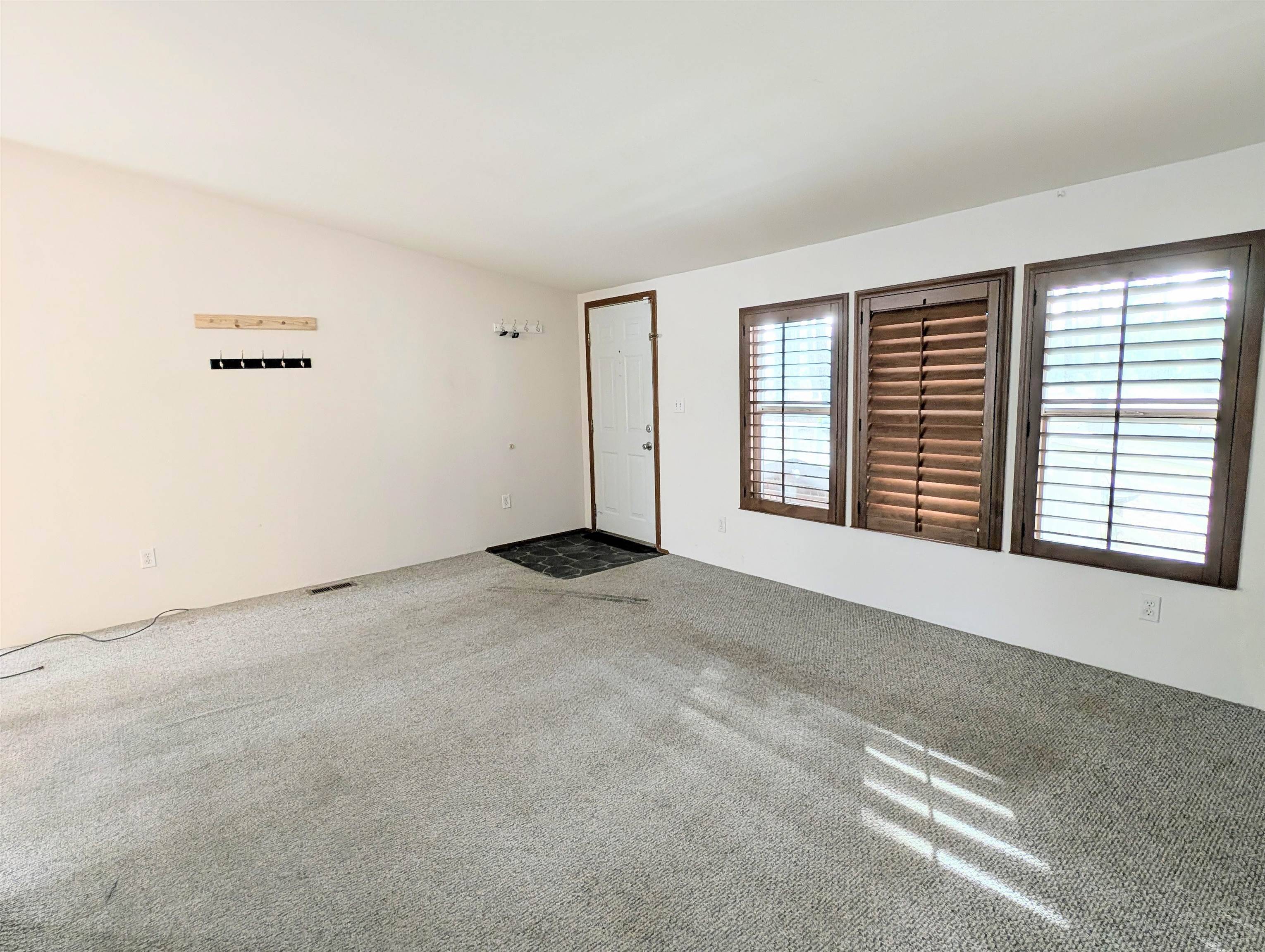 4040 Lyon Moss Rd, Loon Lake, WA 99148