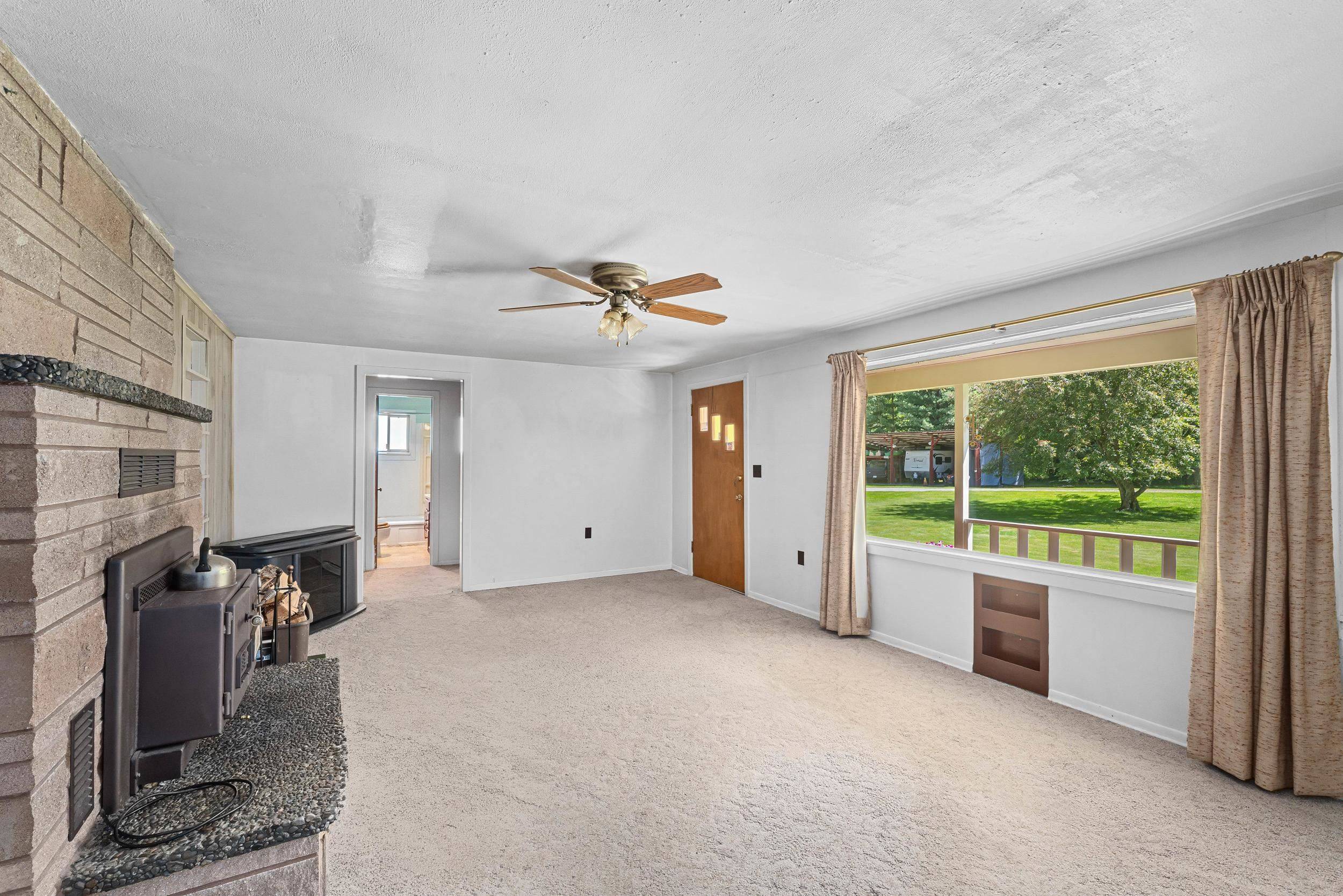 13381 Sullivan Lake Rd, Metaline Falls, WA 99153