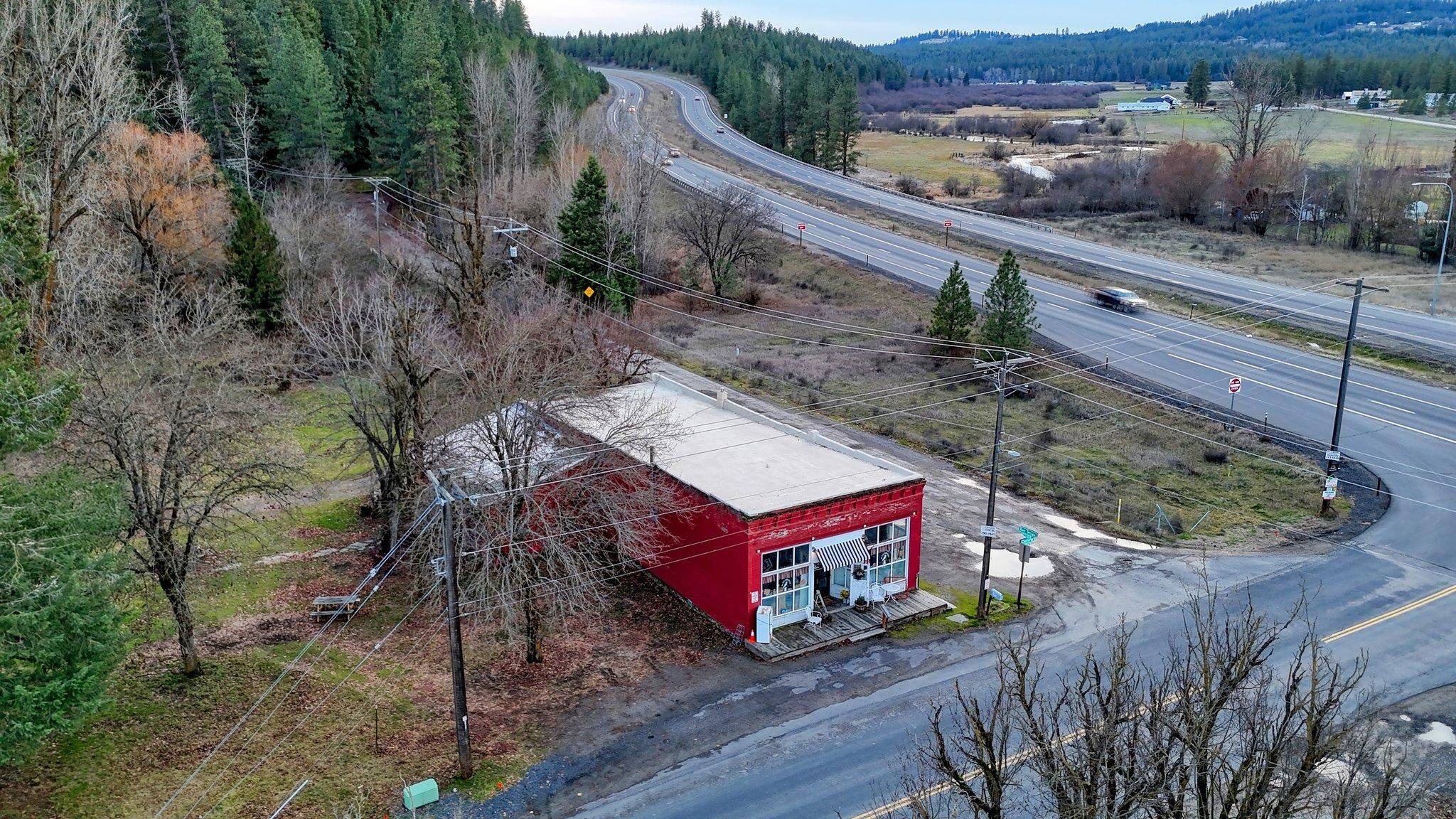 3916 E Chattaroy Rd, Chattaroy, WA 99003