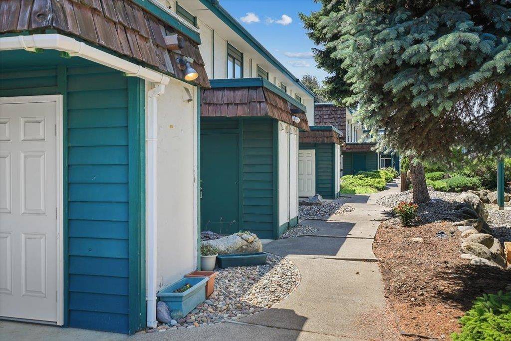 2121 E Upriver Dr #62, Spokane, WA 99207