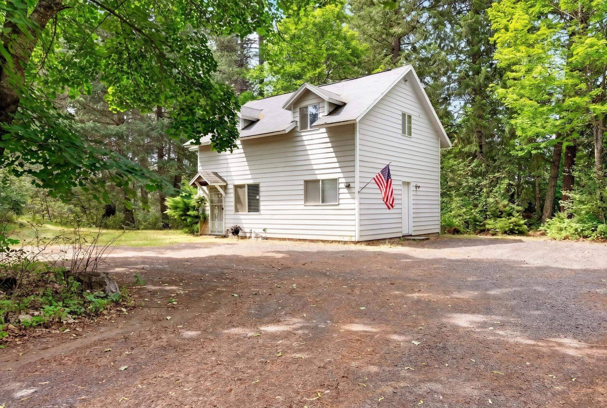 4421 E Chattaroy Rd, Chattaroy, WA 99003
