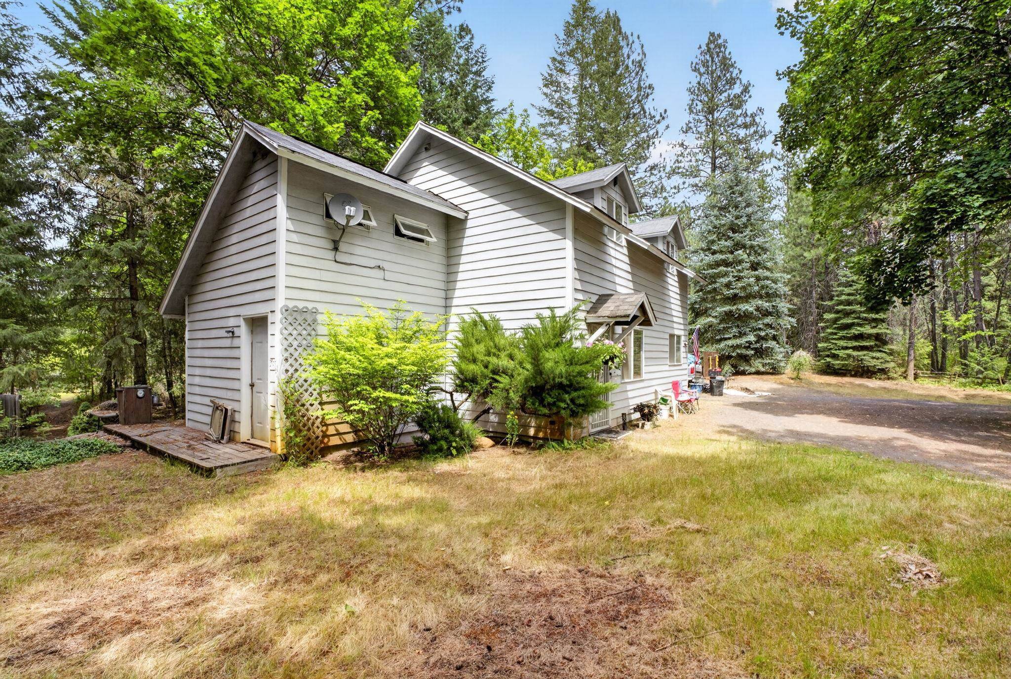 4421 E Chattaroy Rd, Chattaroy, WA 99003
