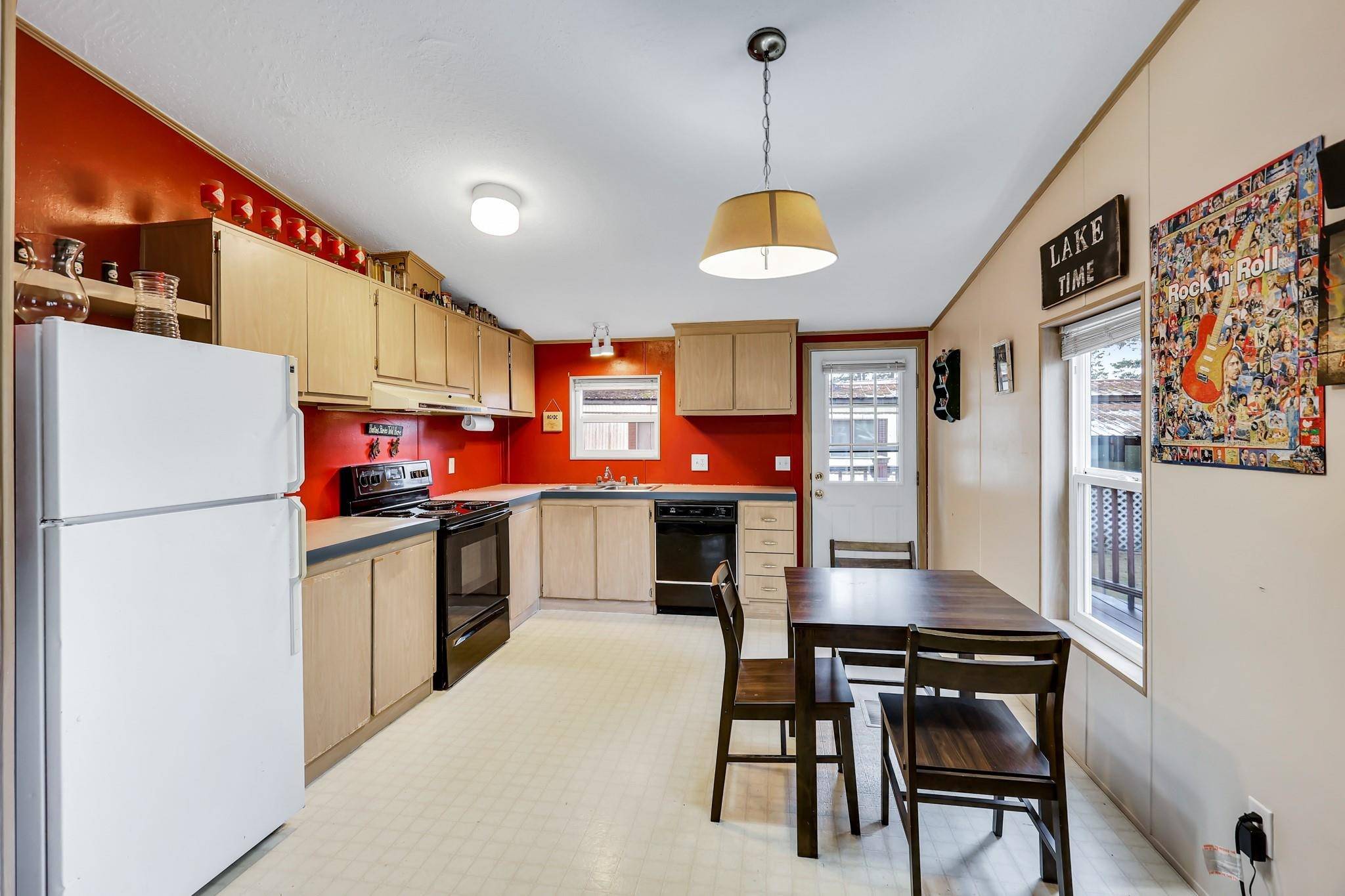 279 Woodard Rd, Newport, WA 99156
