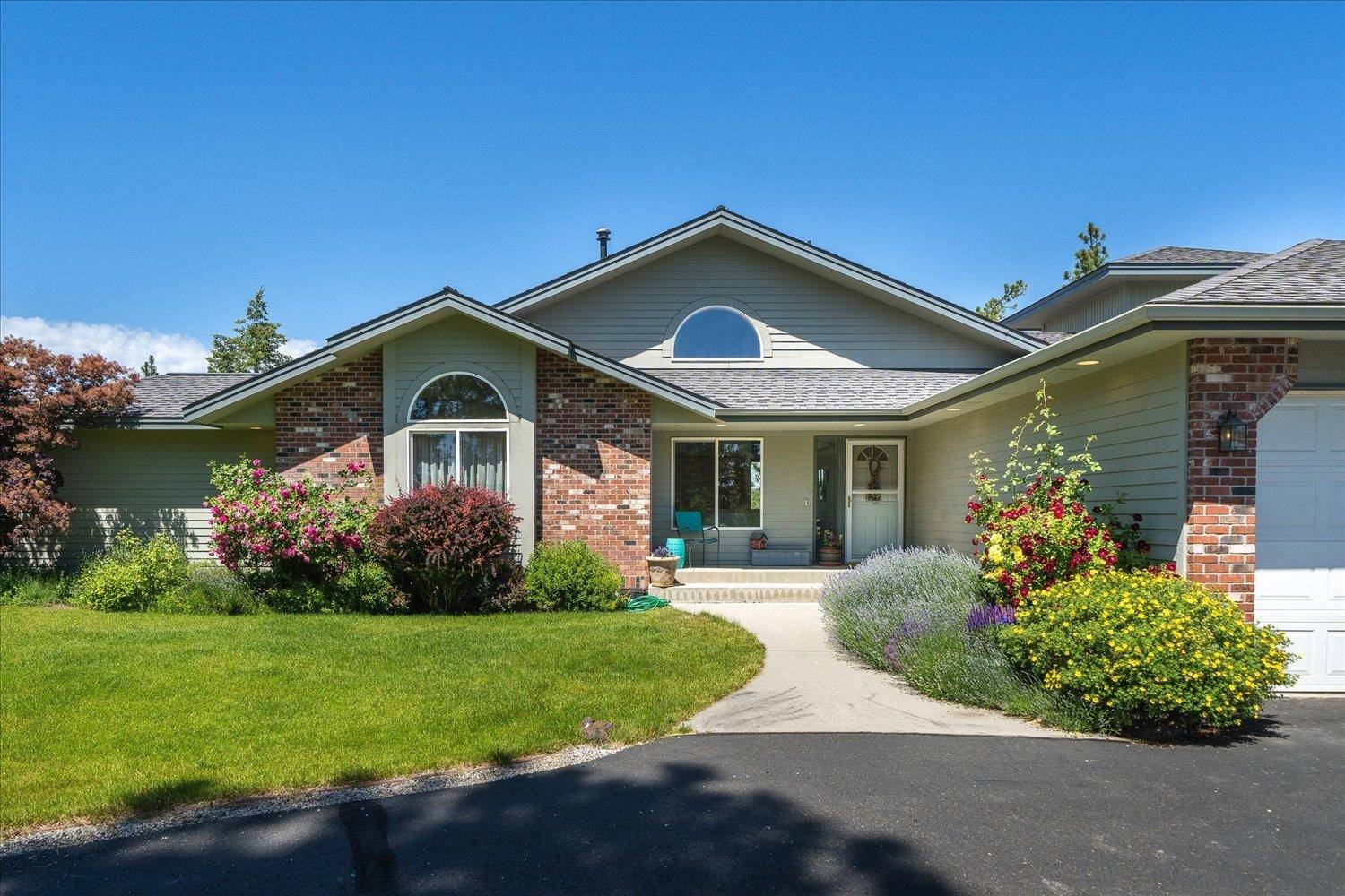 1607 E Wildflower Ln, Spokane, WA 99224