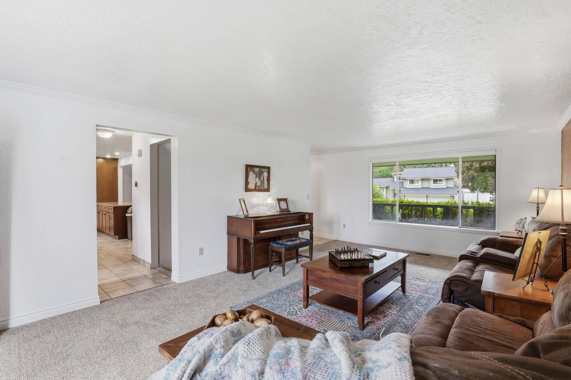 407 E Carriage Ct, Spokane, WA 99218