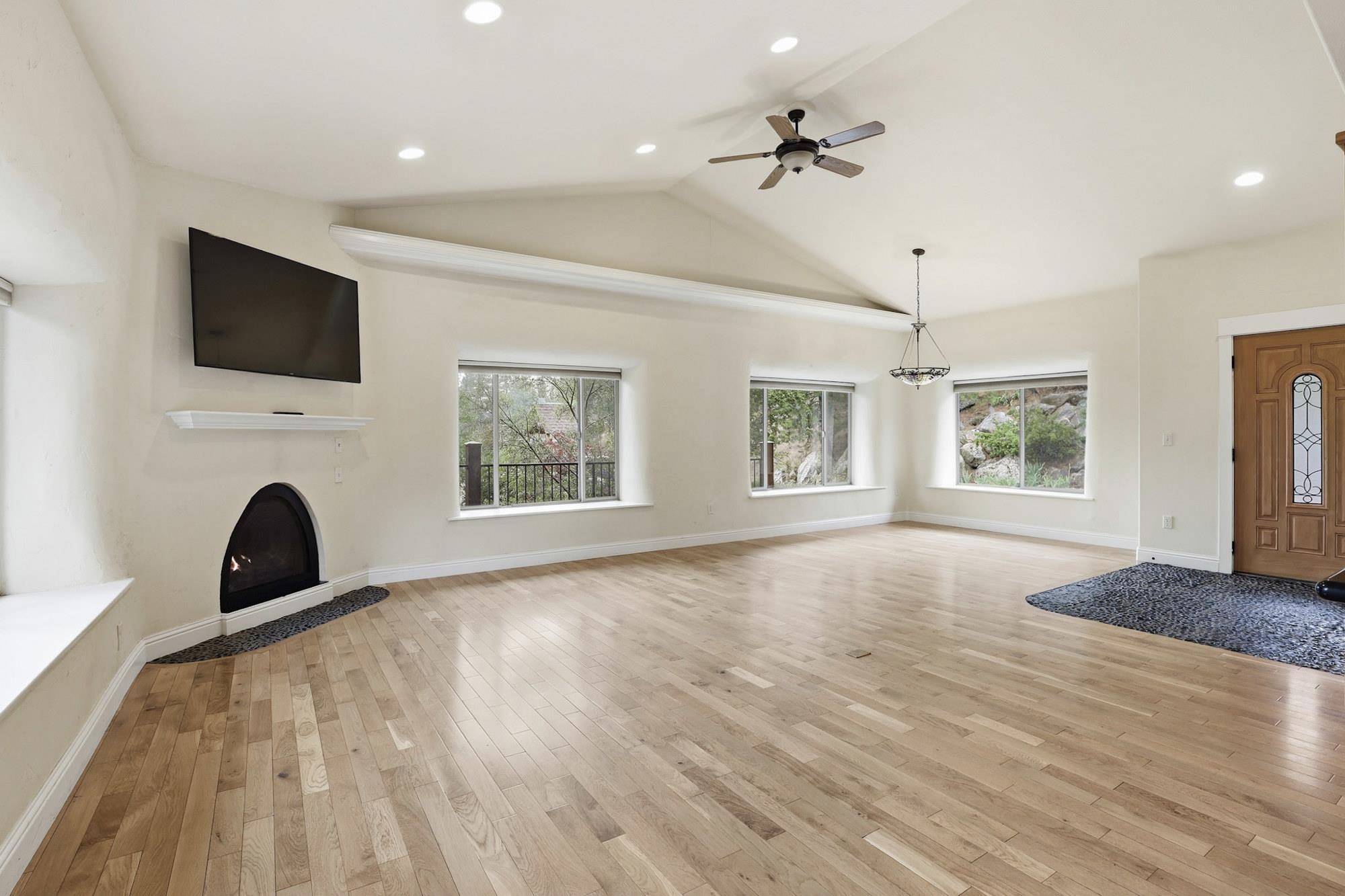 7710 E Beverly Dr, Spokane Valley, WA 99212