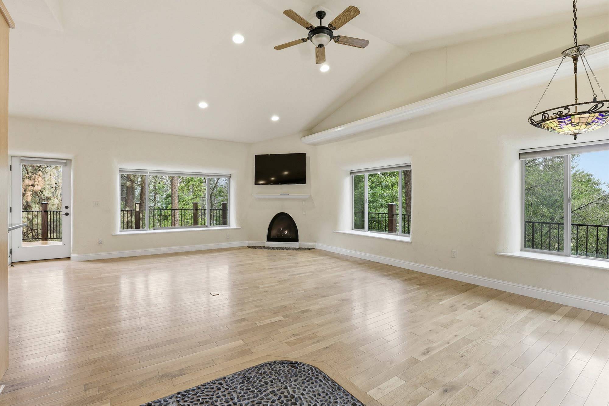 7710 E Beverly Dr, Spokane Valley, WA 99212