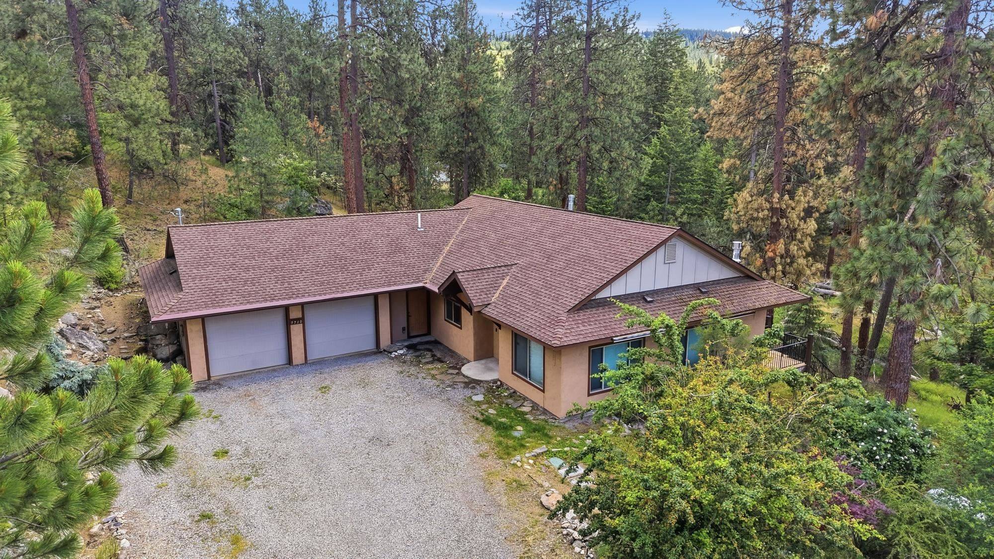7710 E Beverly Dr, Spokane Valley, WA 99212