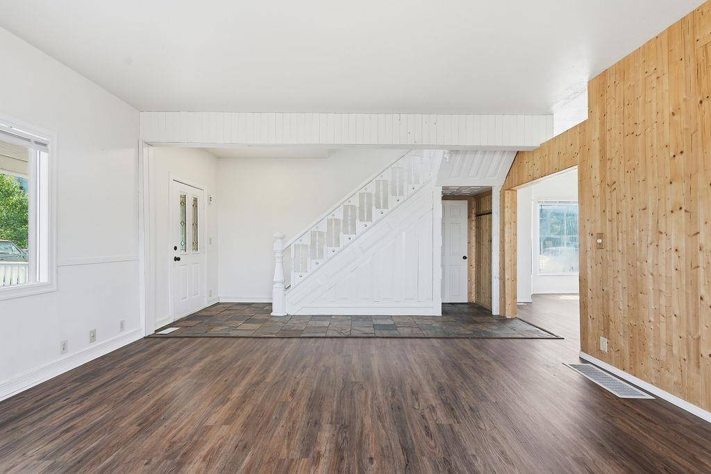 108 S 1st St, Fairfield, WA 99012