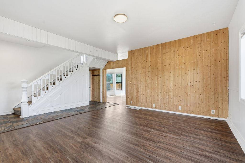 108 S 1st St, Fairfield, WA 99012
