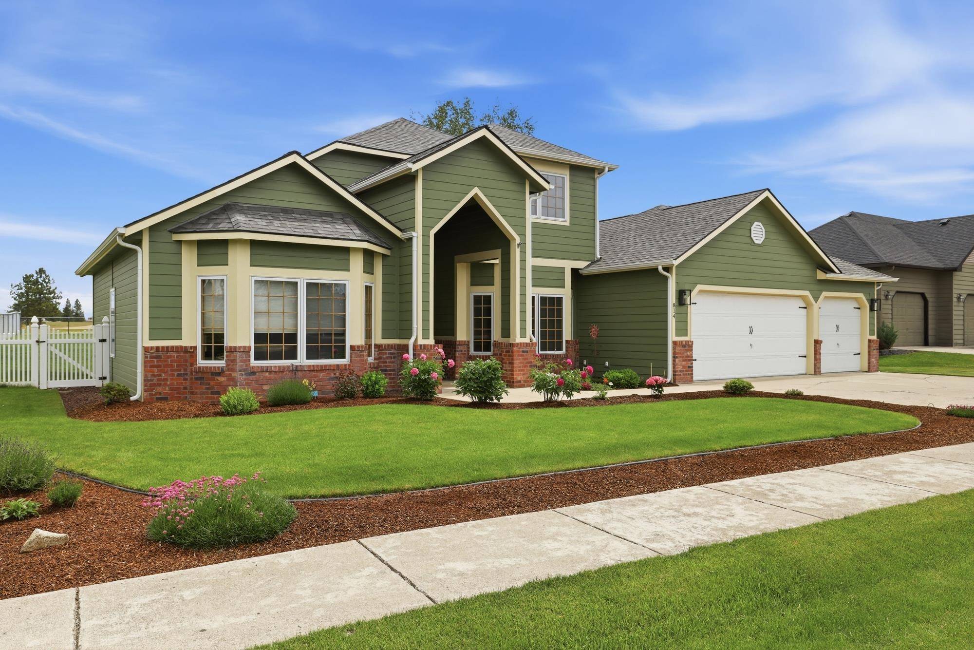 814 N High Desert Dr, Deer Park, WA 99006