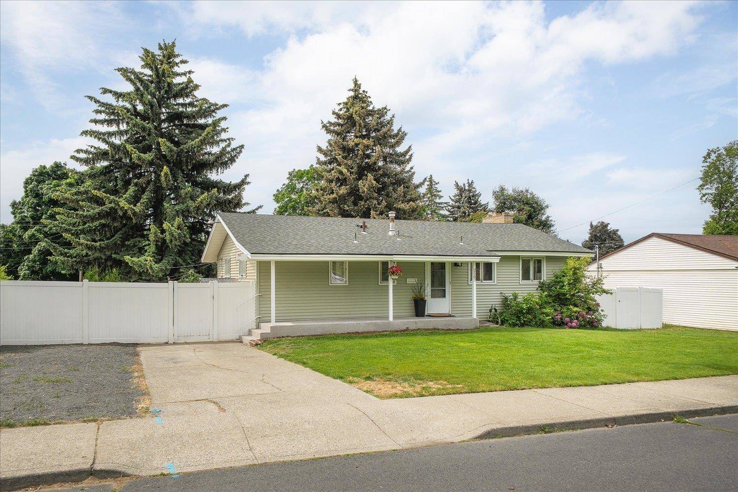 2507 W Holyoke Ave, Spokane, WA 99208