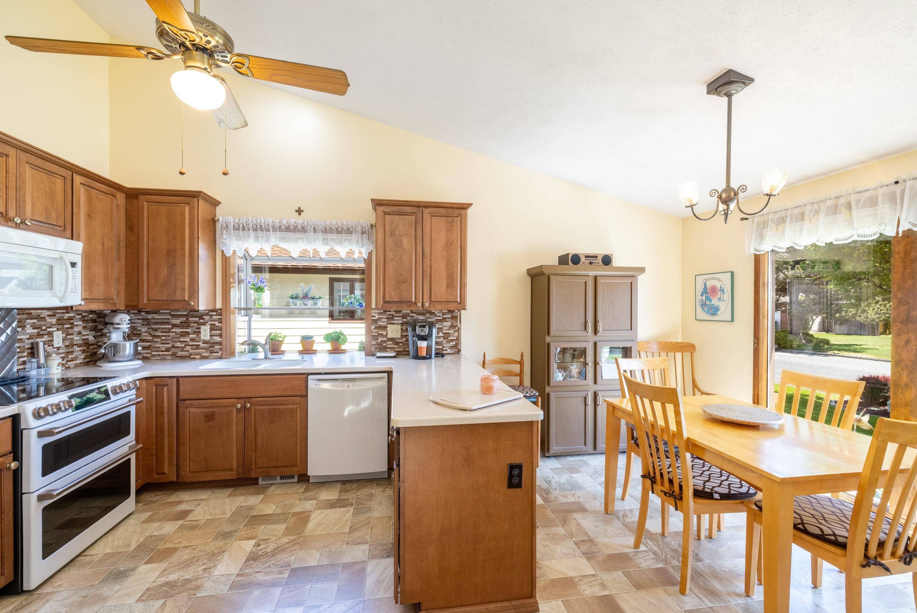 9711 N Ridgecrest Dr, Spokane, WA 99208