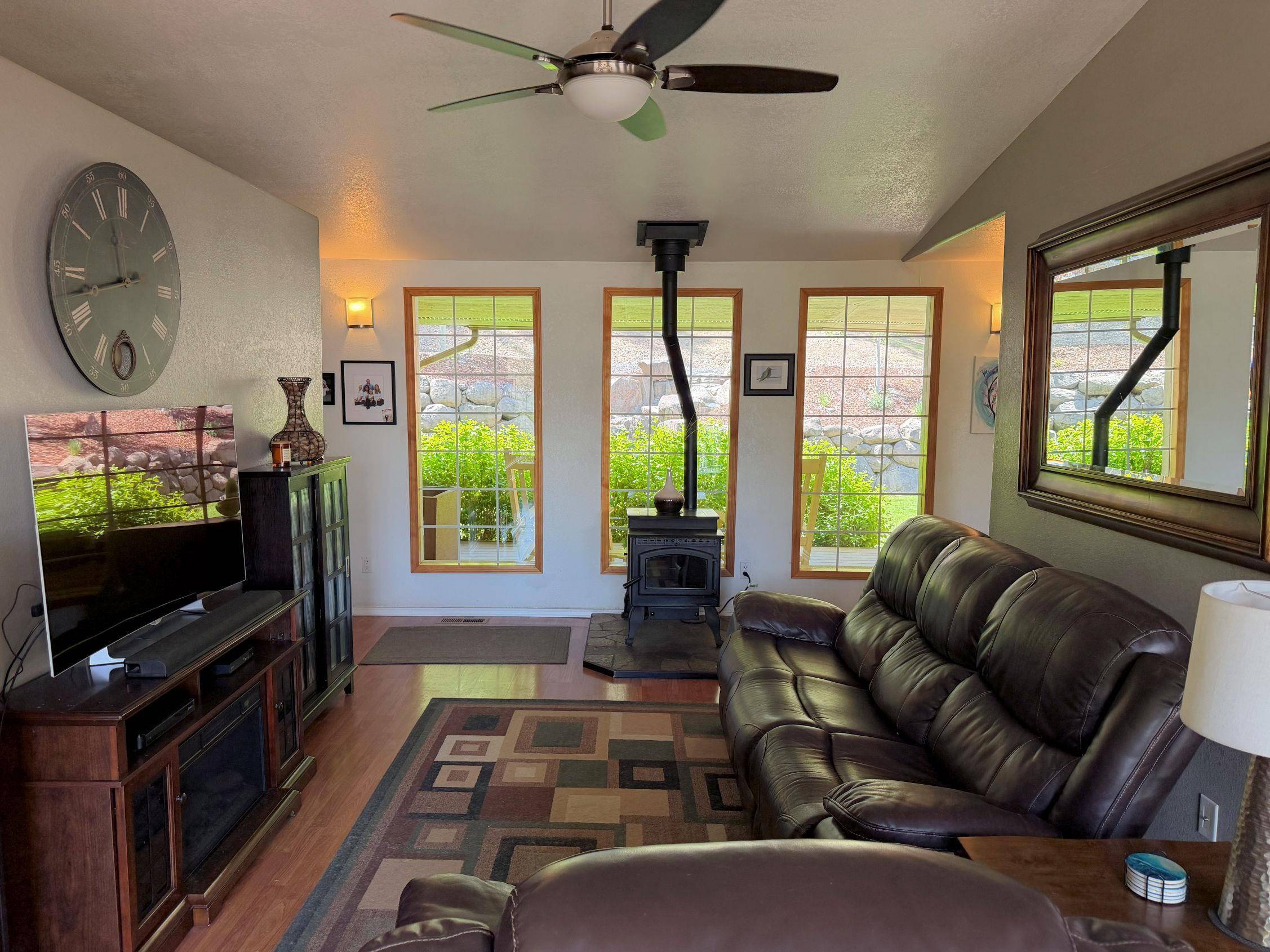 32765 N Rays Pl, Davenport, WA 99122