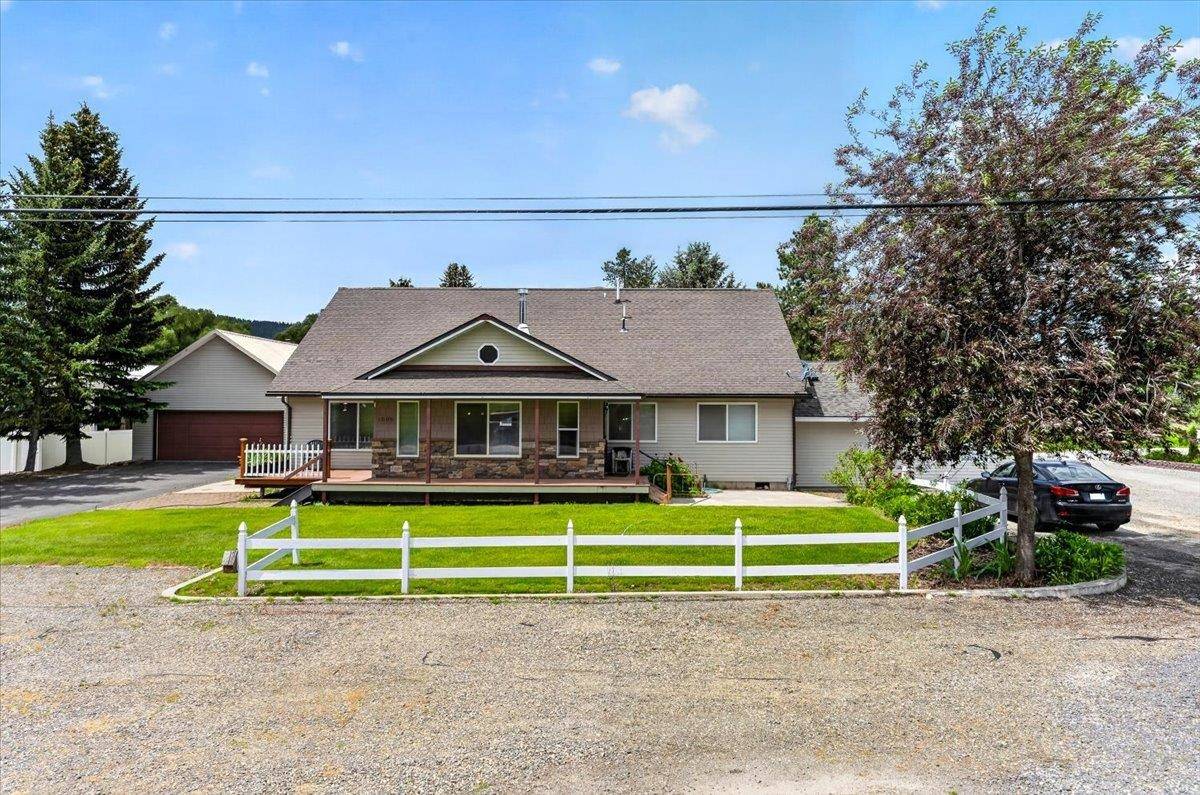 1005 N 3RD E St, Chewelah, WA 99109
