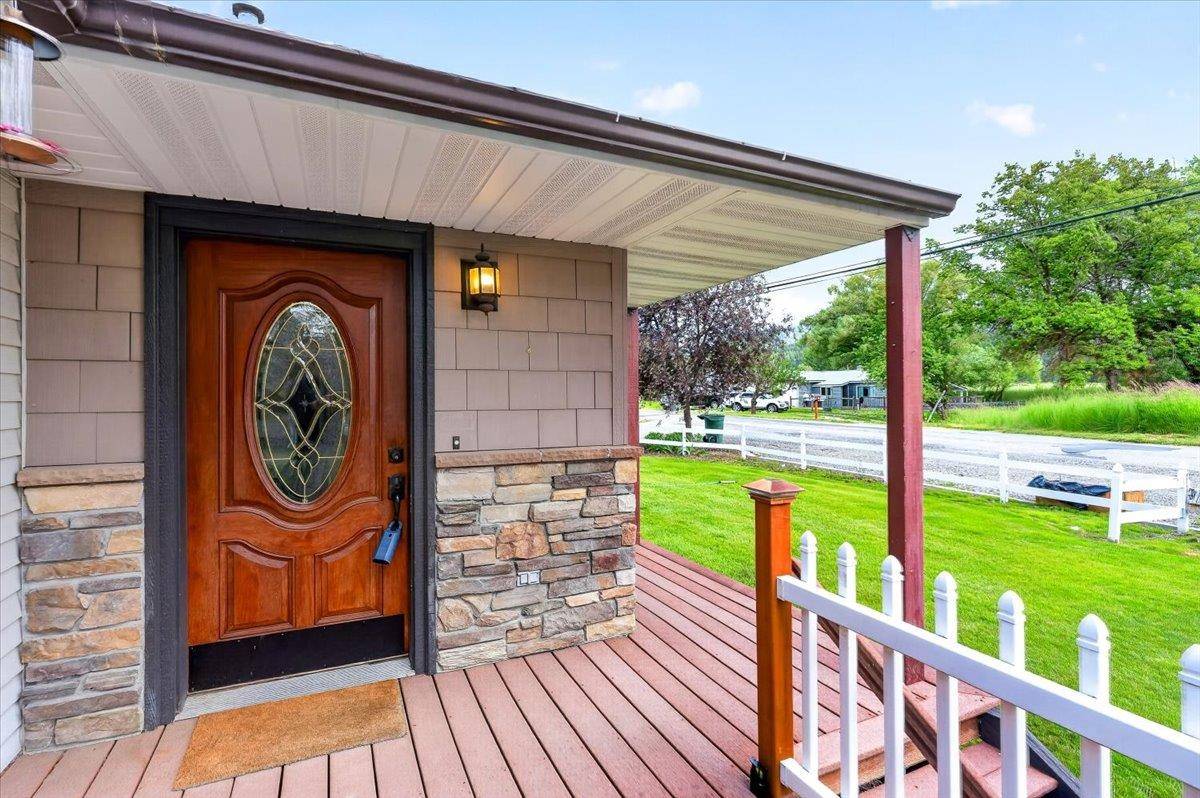 1005 N 3RD E St, Chewelah, WA 99109