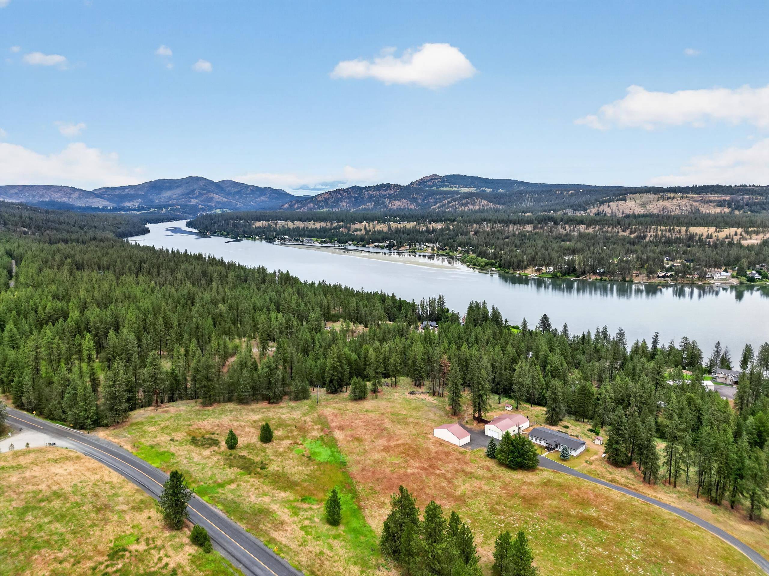19010 N South Bank Rd, Nine Mile Falls, WA 99026