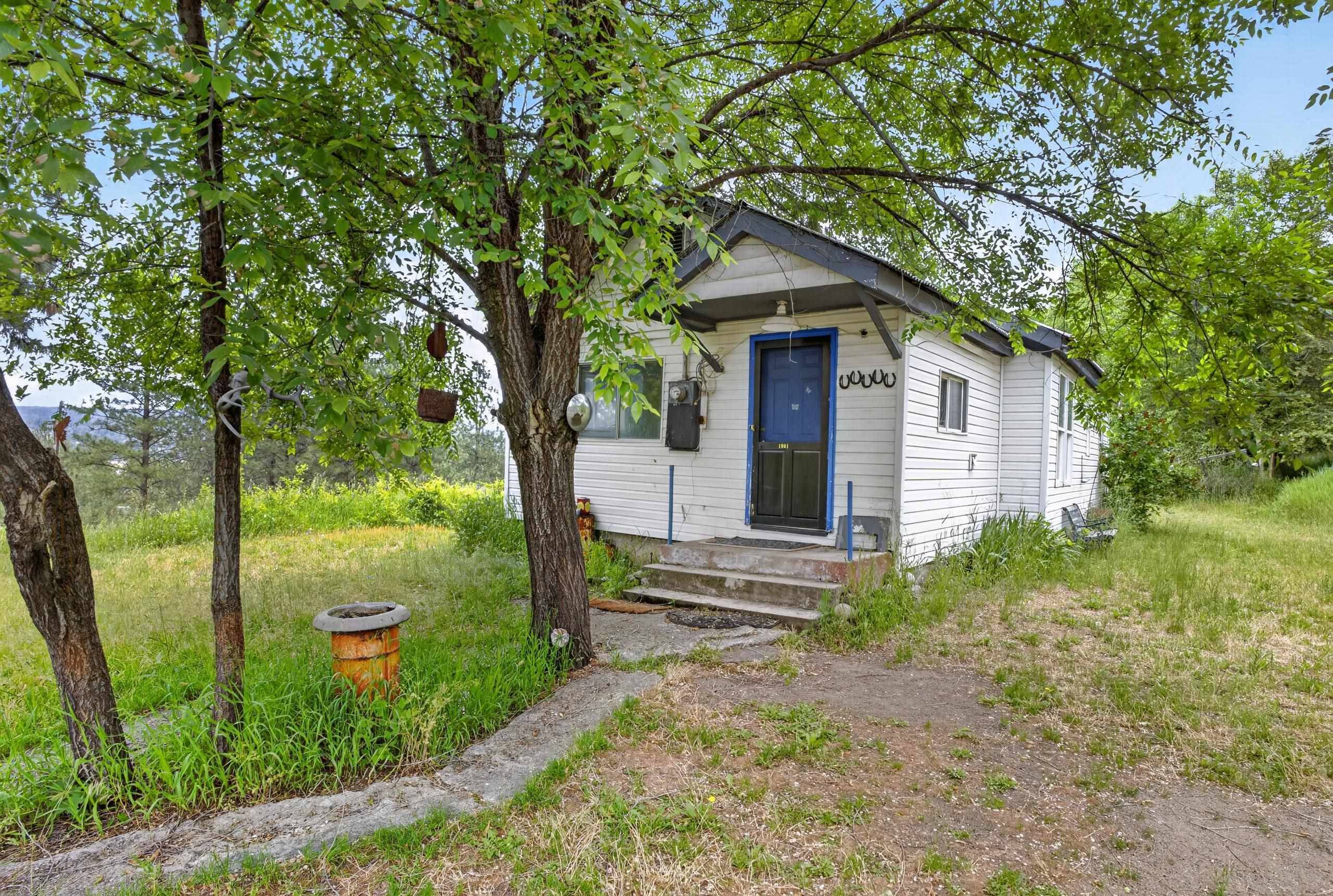 19010 N South Bank Rd, Nine Mile Falls, WA 99026