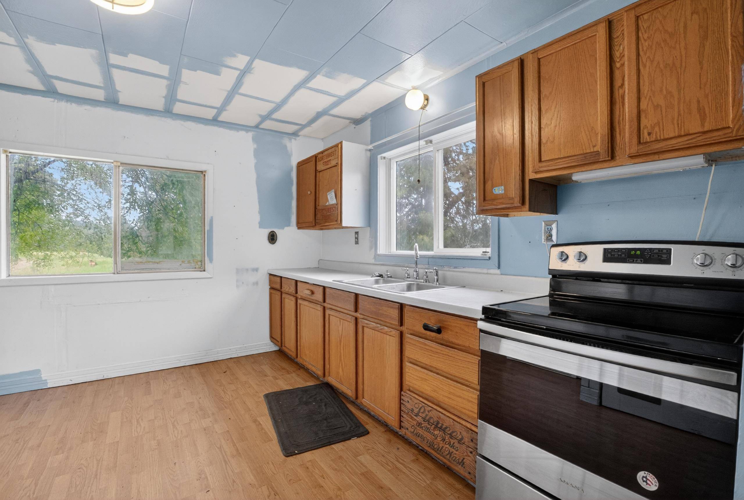 19010 N South Bank Rd, Nine Mile Falls, WA 99026