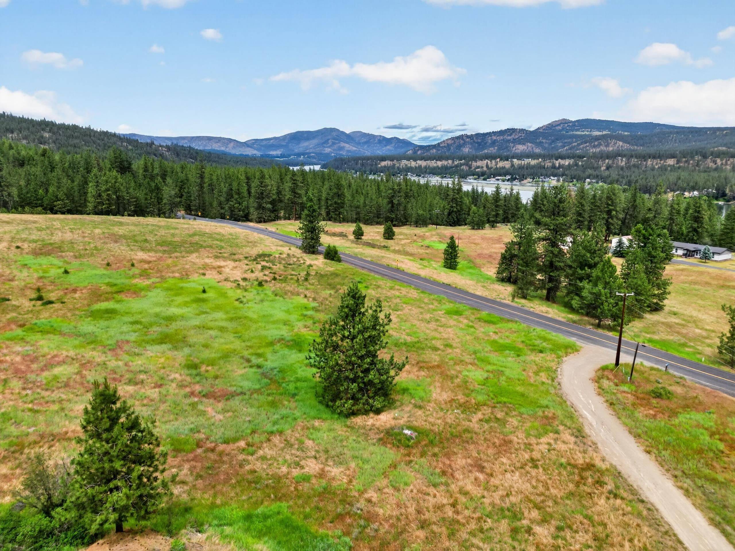 18911 N South Bank Rd, Nine Mile Falls, WA 99026