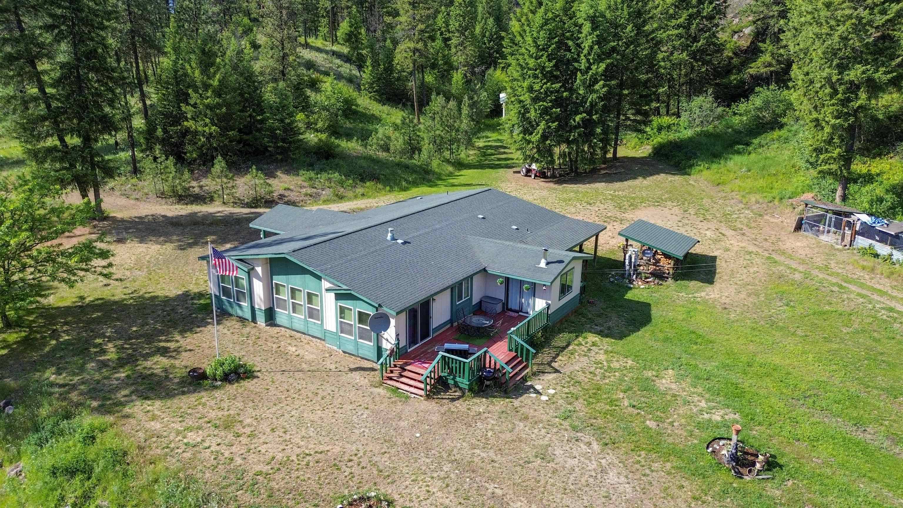 3434-A Rockcut Rd, Kettle Falls, WA 99141
