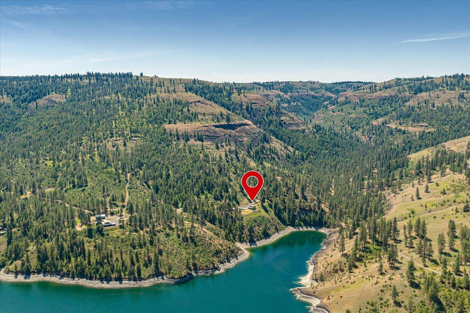 28605 E Moonshine Bay Ln, Creston, WA 99117