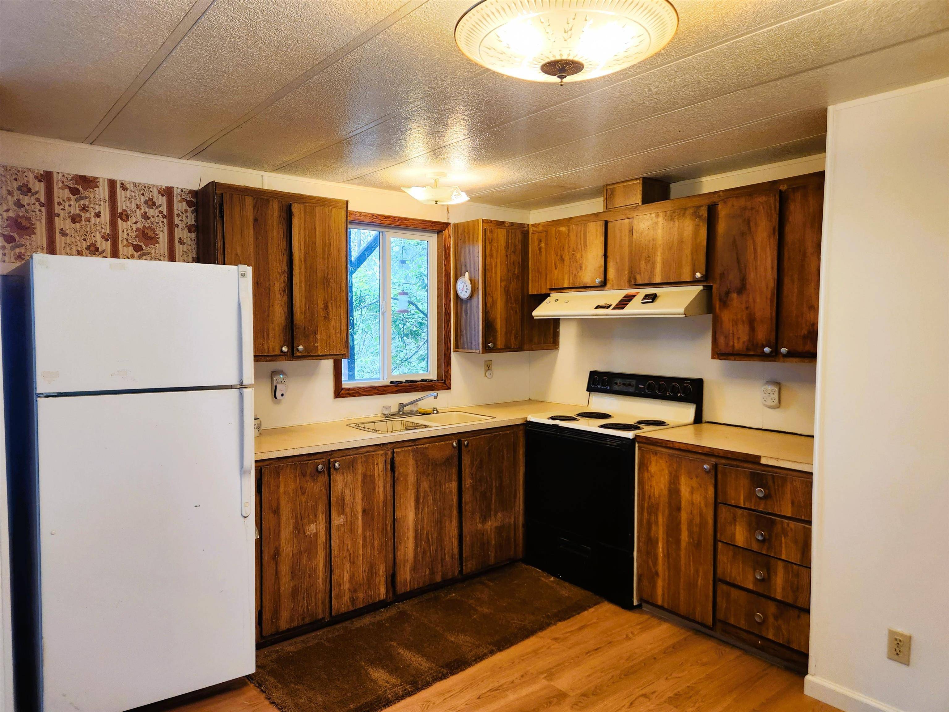 3827 B 25 S. Hwy, Gifford, WA 99131