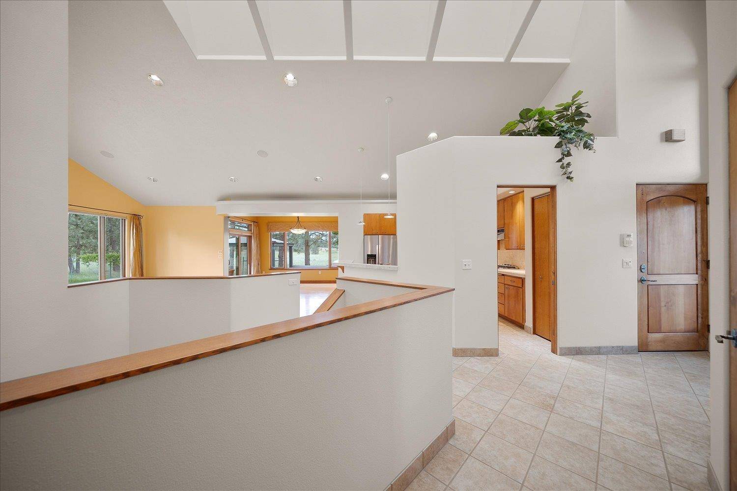 1821 S Viewcrest Ln, Spokane, WA 99212