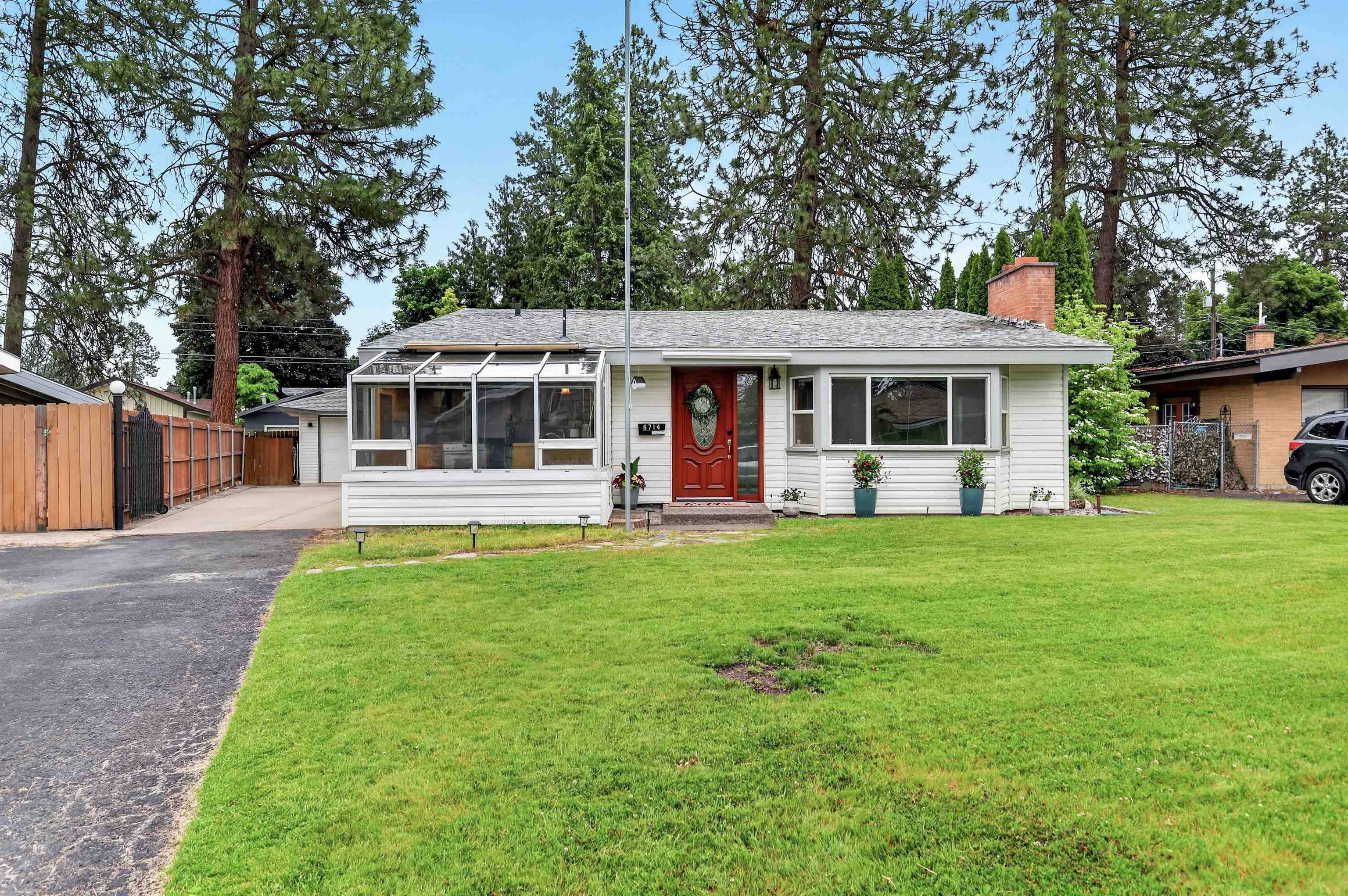 6714 N Stevens St, Spokane, WA 99208