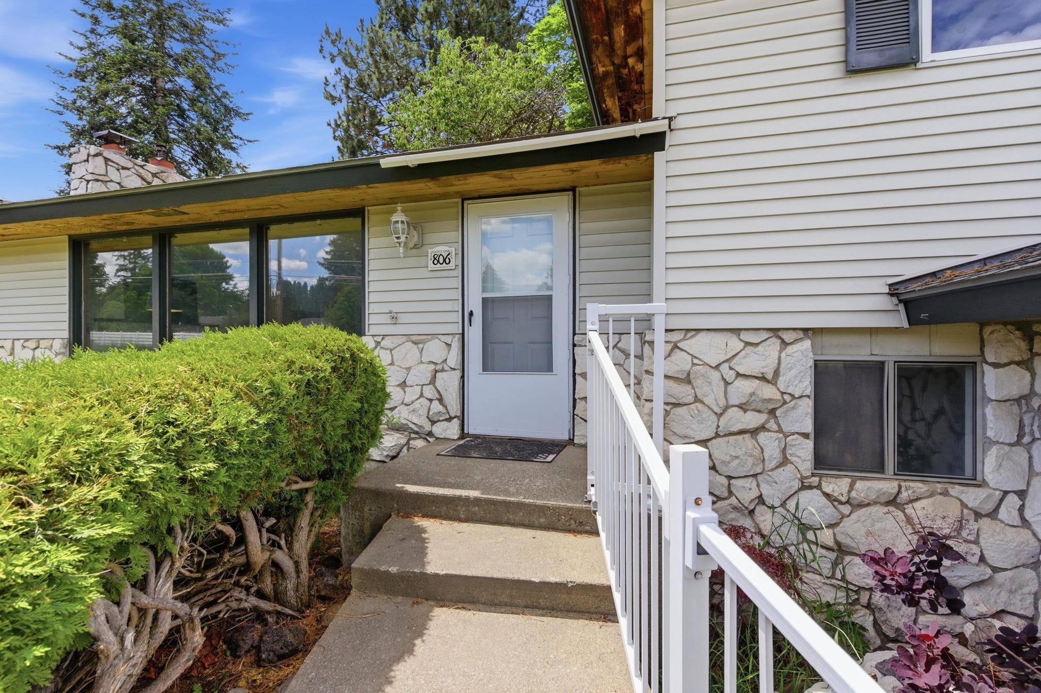 806 S Adams Rd, Spokane Valley, WA 99037