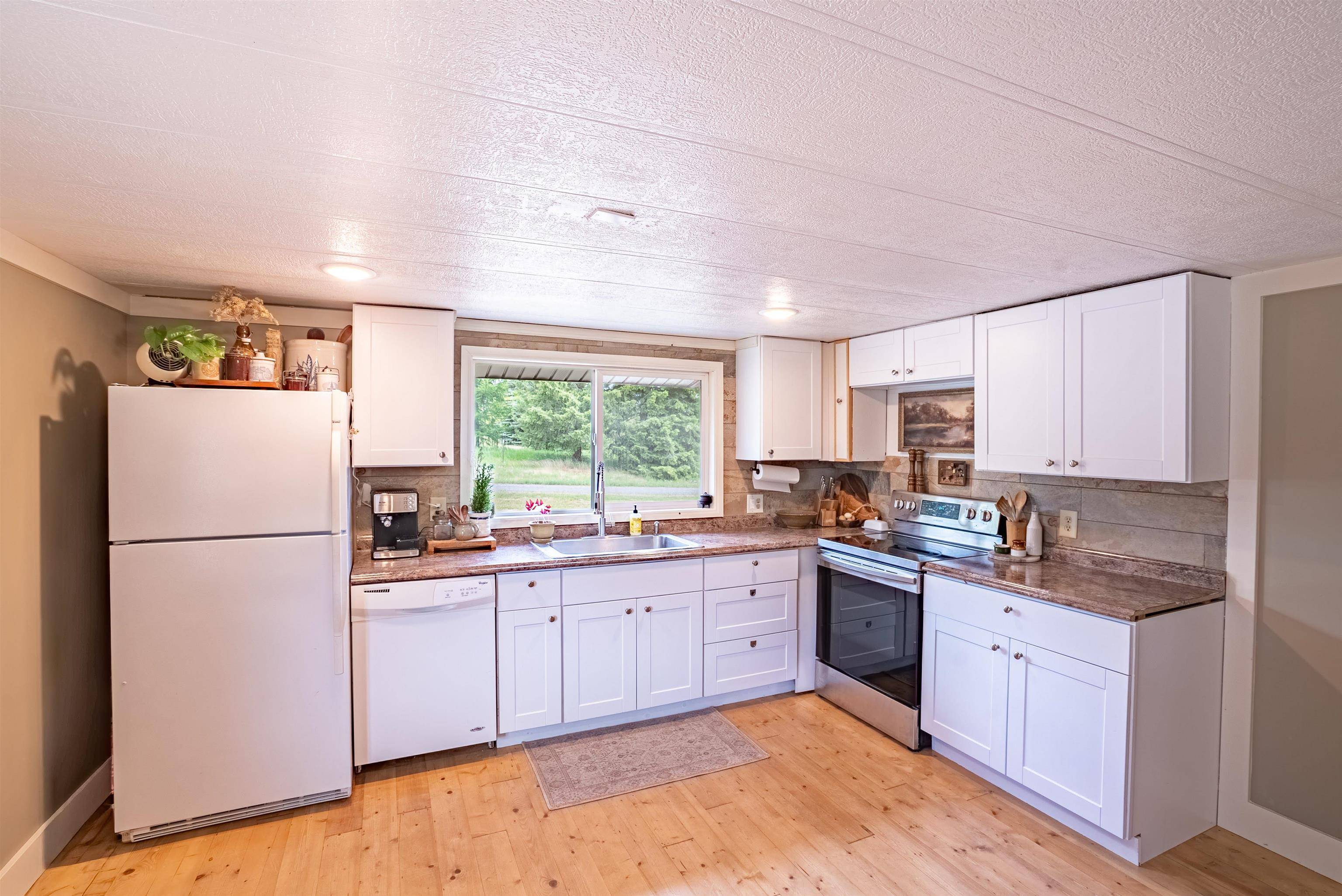 212 E Donna Ln, Colbert, WA 99005