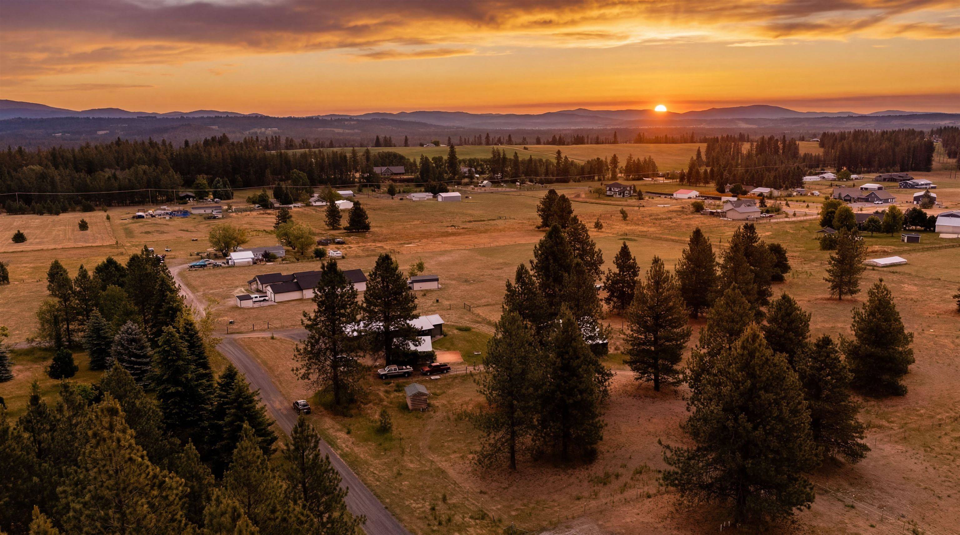 212 E Donna Ln, Colbert, WA 99005
