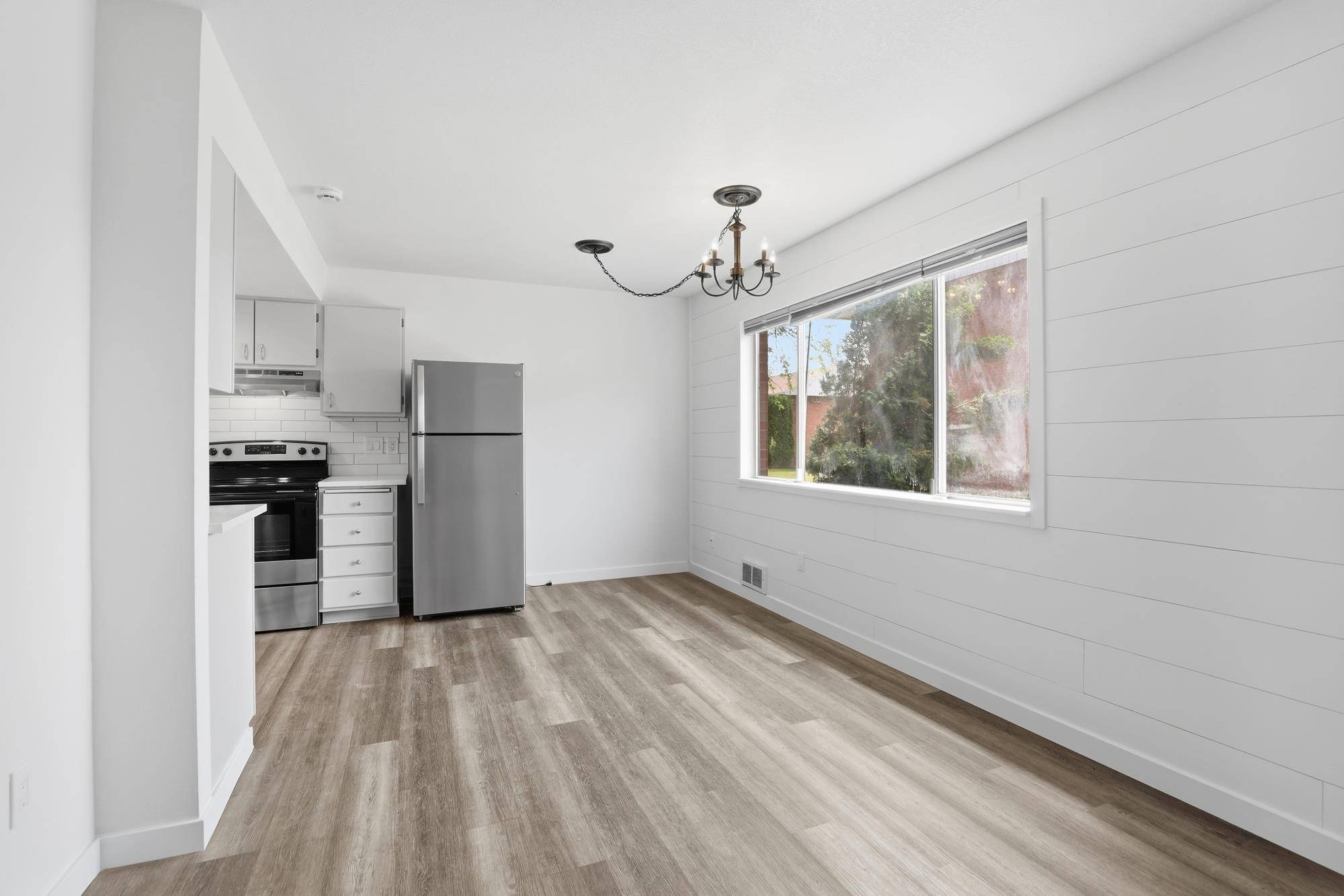 12449 E Olive Ave, Spokane Valley, WA 99216-2902