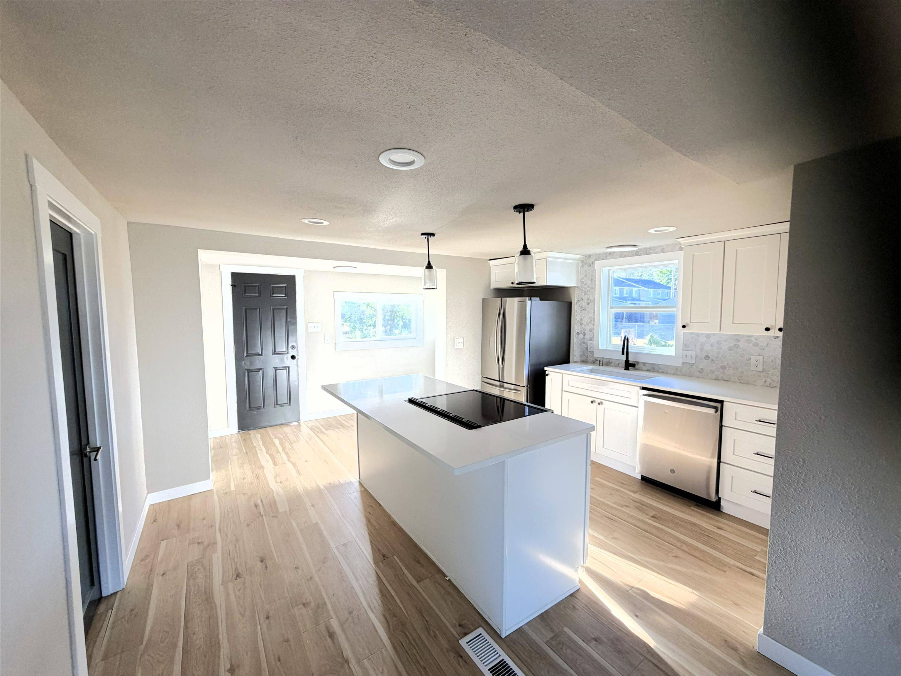 6015 N Monroe St, Spokane, WA 99205