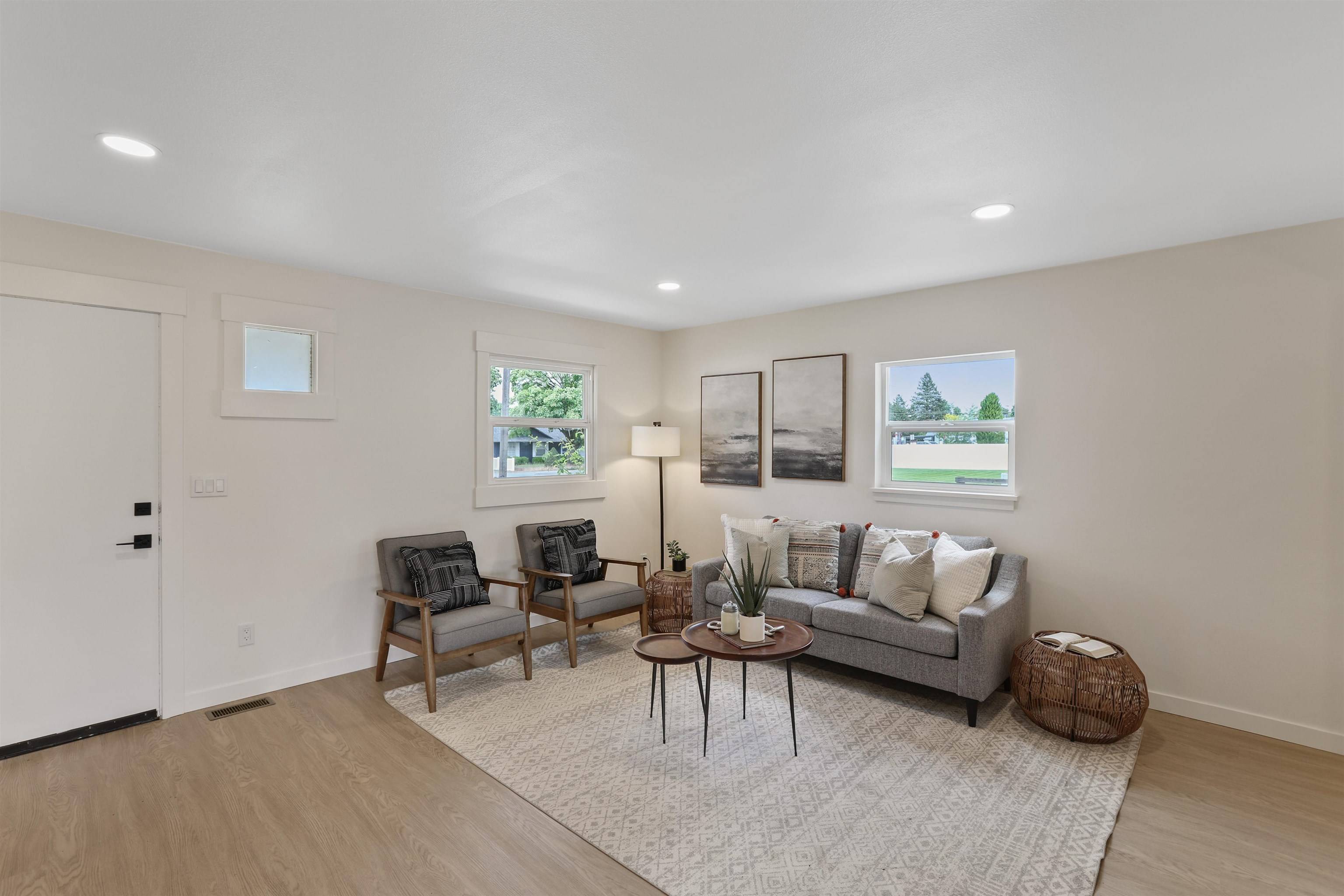 13716 E Broadway Ave, Spokane, WA 99216