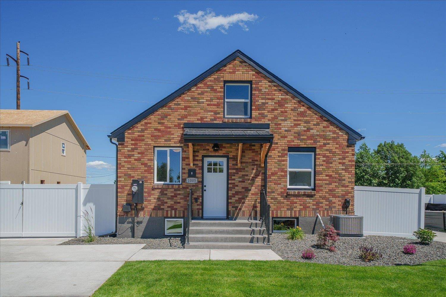 1005 S Century Rd, Spokane Valley, WA 99037