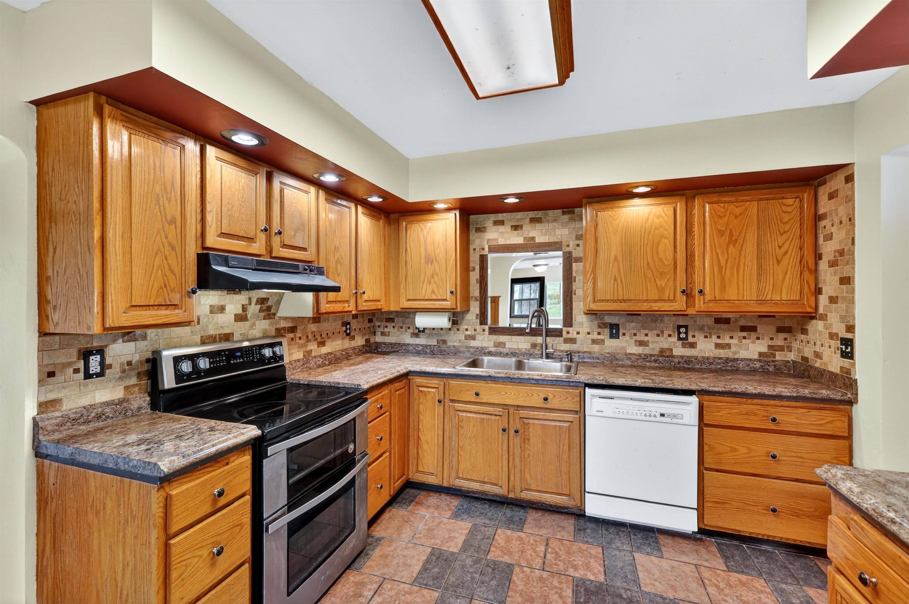 671 Baker Lake Rd, Newport, WA 99156