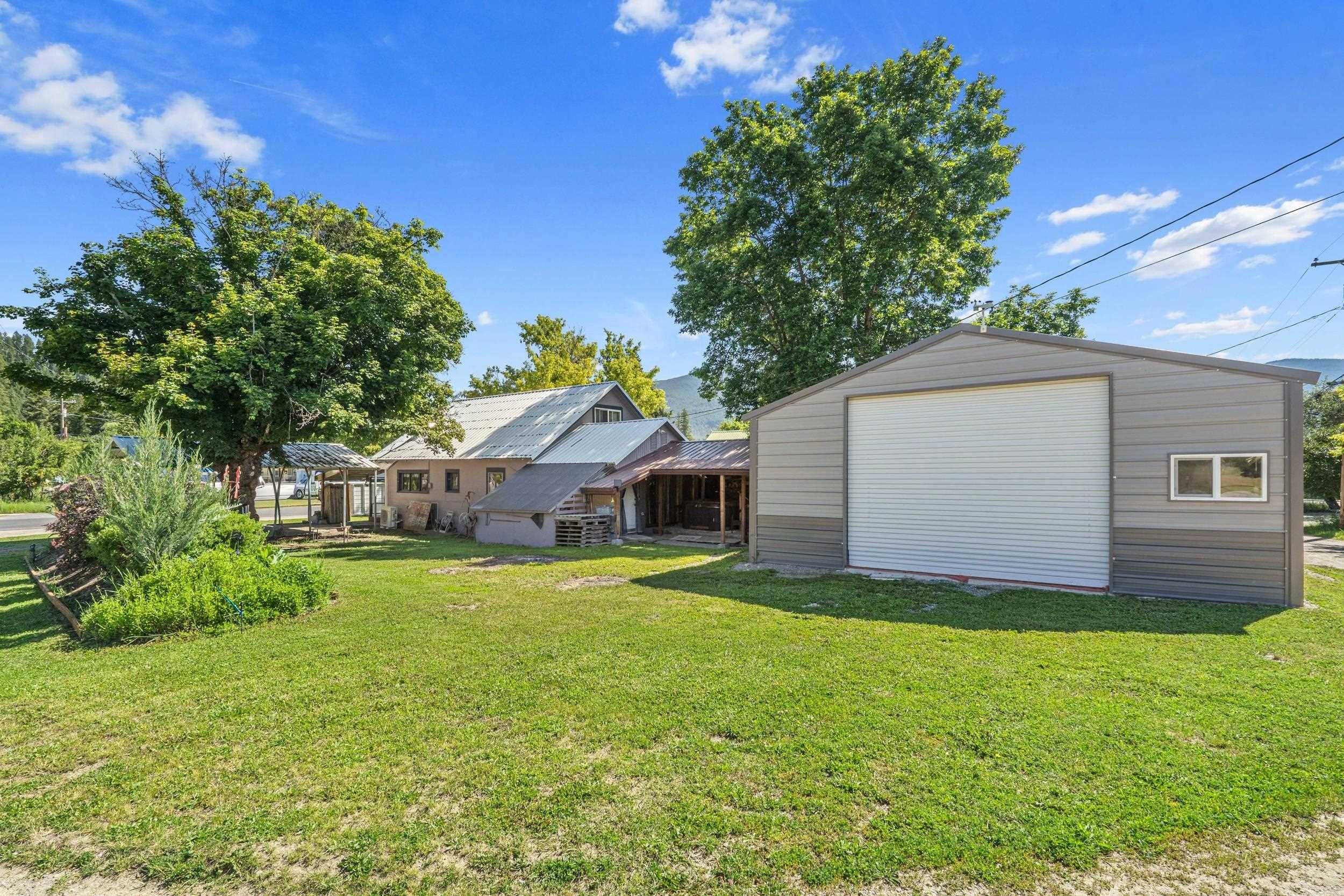409 Houghton St, Ione, WA 99139