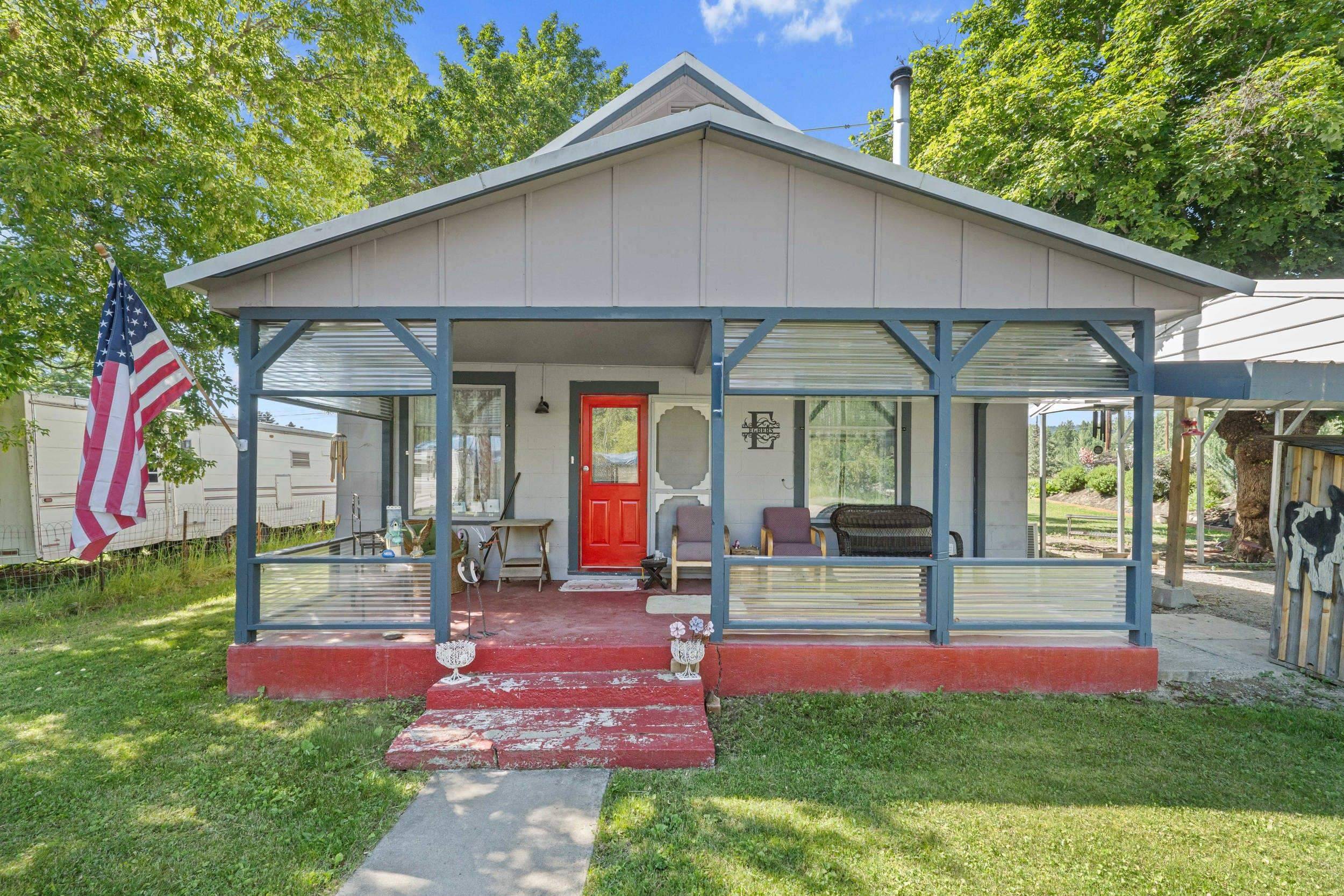 409 Houghton St, Ione, WA 99139