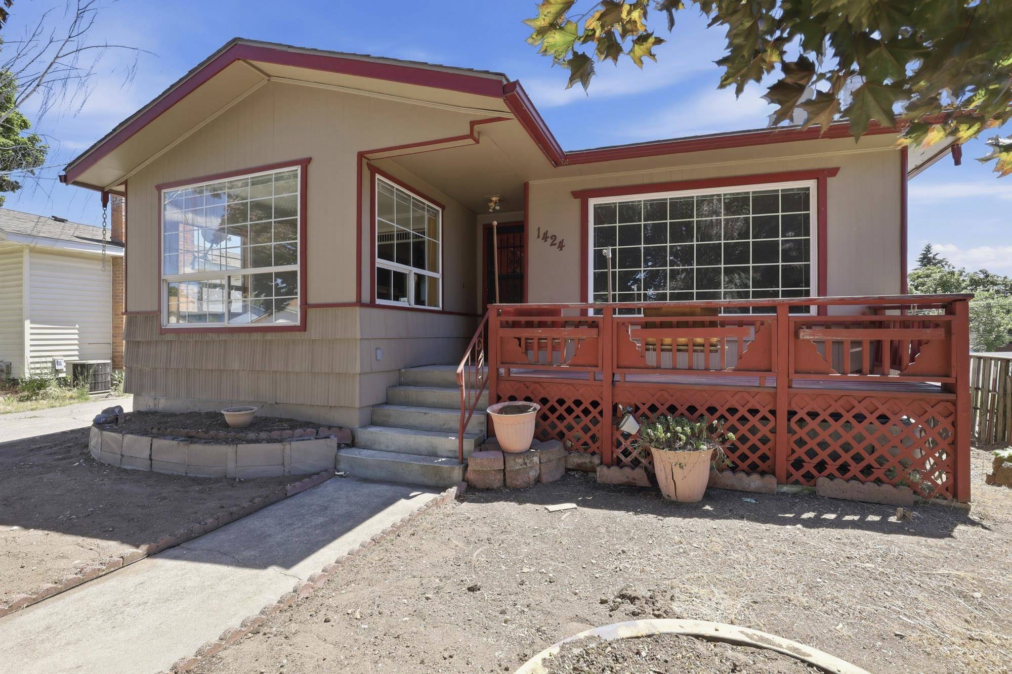 1424 E EMPIRE Ave, Spokane, WA 99207