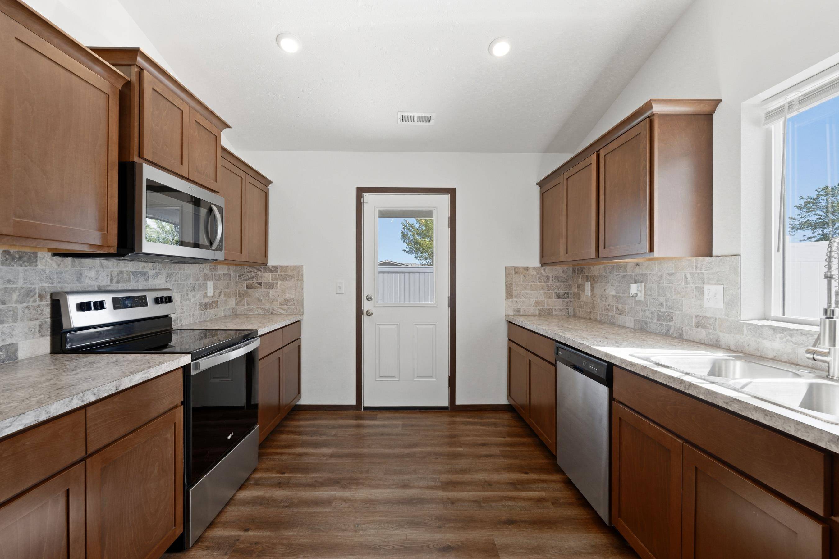 10326 W Salmonberry Rd, Cheney, WA 99004