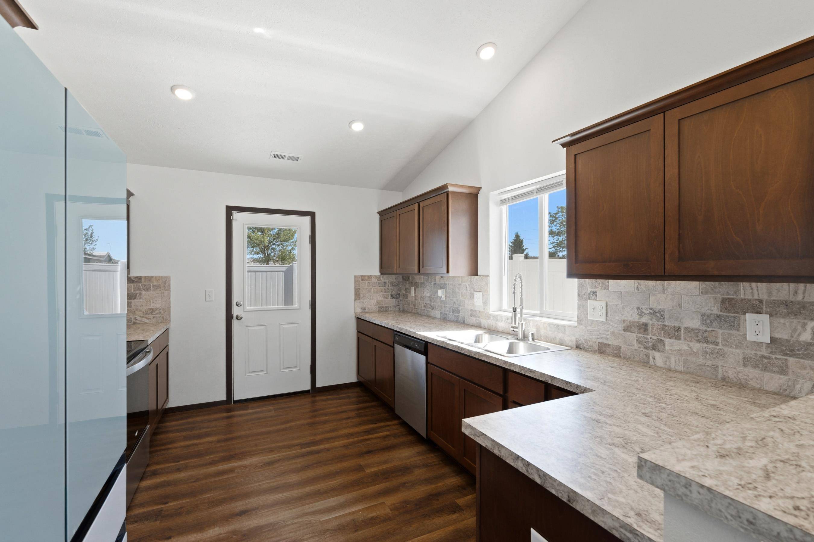 10326 W Salmonberry Rd, Cheney, WA 99004